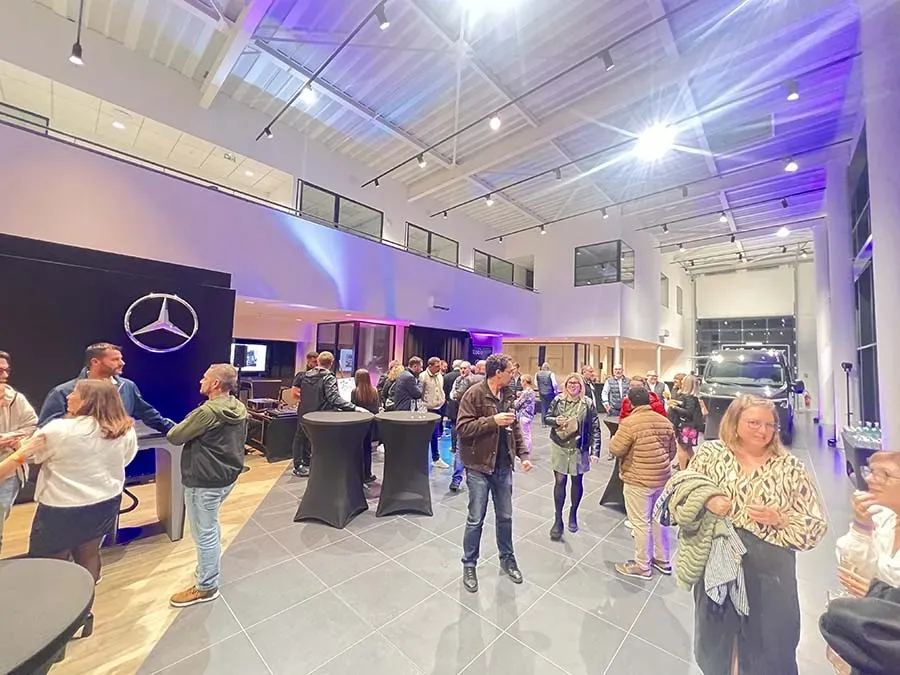 Réception dans un concessionnaire Mercedes